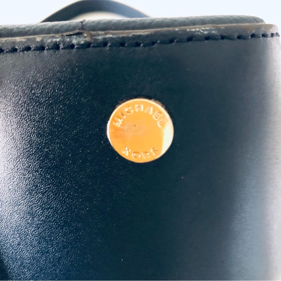 Michael Kors Hayes Collection Grommet Quality Leather Bucket Tote Bag Navy Blue - Picture 8 of 12